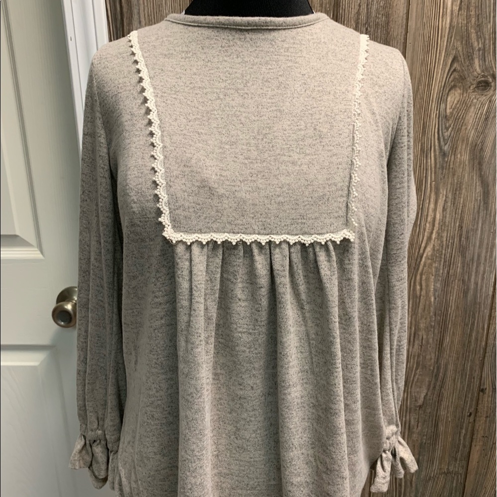 Heather grey top